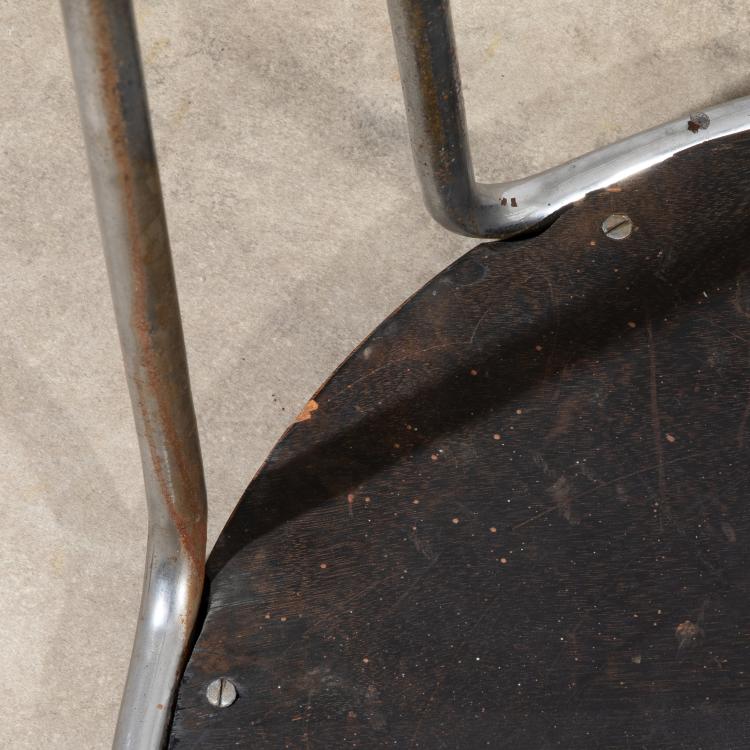 Bild 11 zu Objekt, 2 three-legged steel tube loop tables, Thonet France, K-16O 11